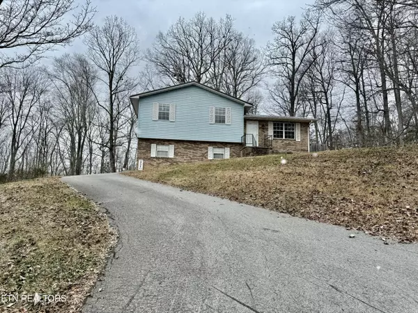 450 FOREST HILLS DR,  New Tazewell,  TN 37825