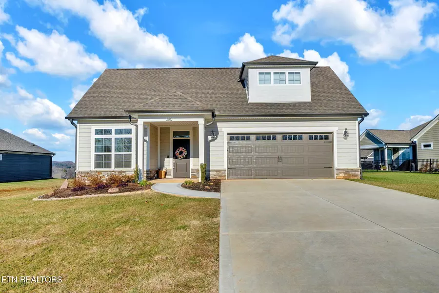 290 Cedar Branch Tr, Lenoir City, TN 37772