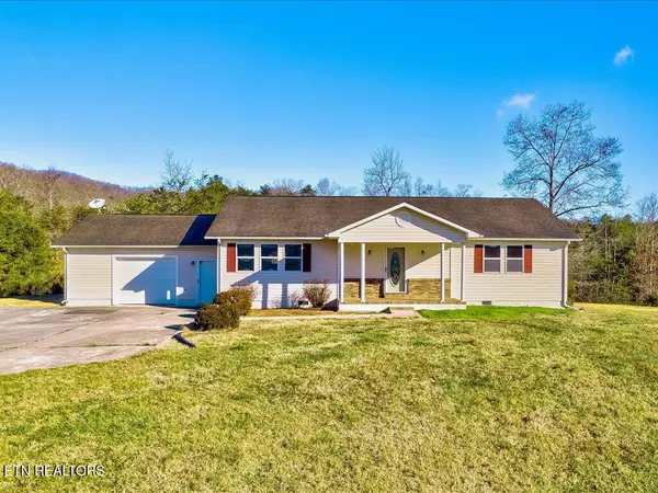 325 Mitchell LN, Sneedville, TN 37869