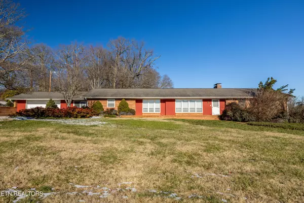 3625 Old Niles Ferry Rd, Maryville, TN 37801