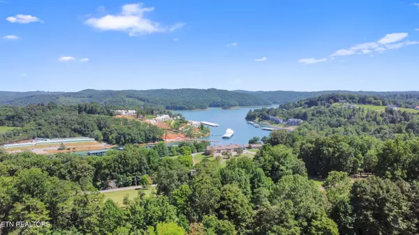 Lafollette, TN 37766,470 Deerfield Landing Unit 8