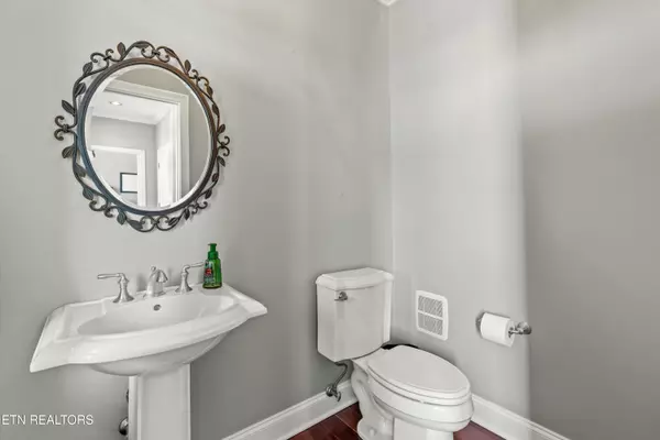 Maryville, TN 37803,2602 Penn Marydel WAY