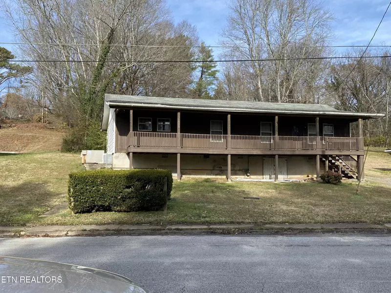 136 Lawton Rd, Oak Ridge, TN 37830