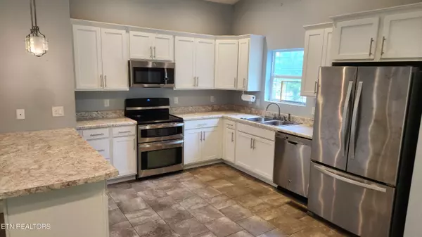 Kodak, TN 37764,152 Clear Creek Rd