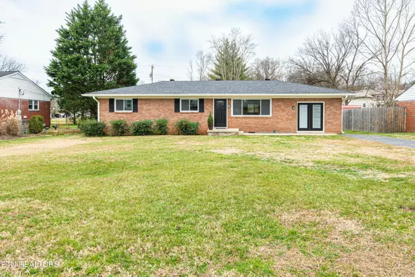 111 Thomas DR, Maryville, TN 37804