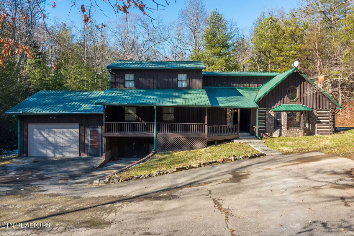 Tellico Plains, TN 37385,215 Unicoi Lakes Rd