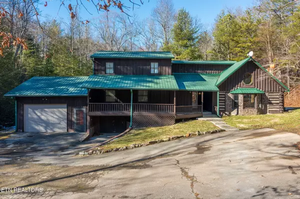 215 Unicoi Lakes Rd, Tellico Plains, TN 37385