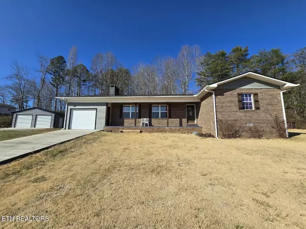 264 Oak St, Helenwood, TN 37755