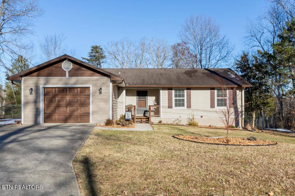 177 Mockingbird DR, Crossville, TN 38555