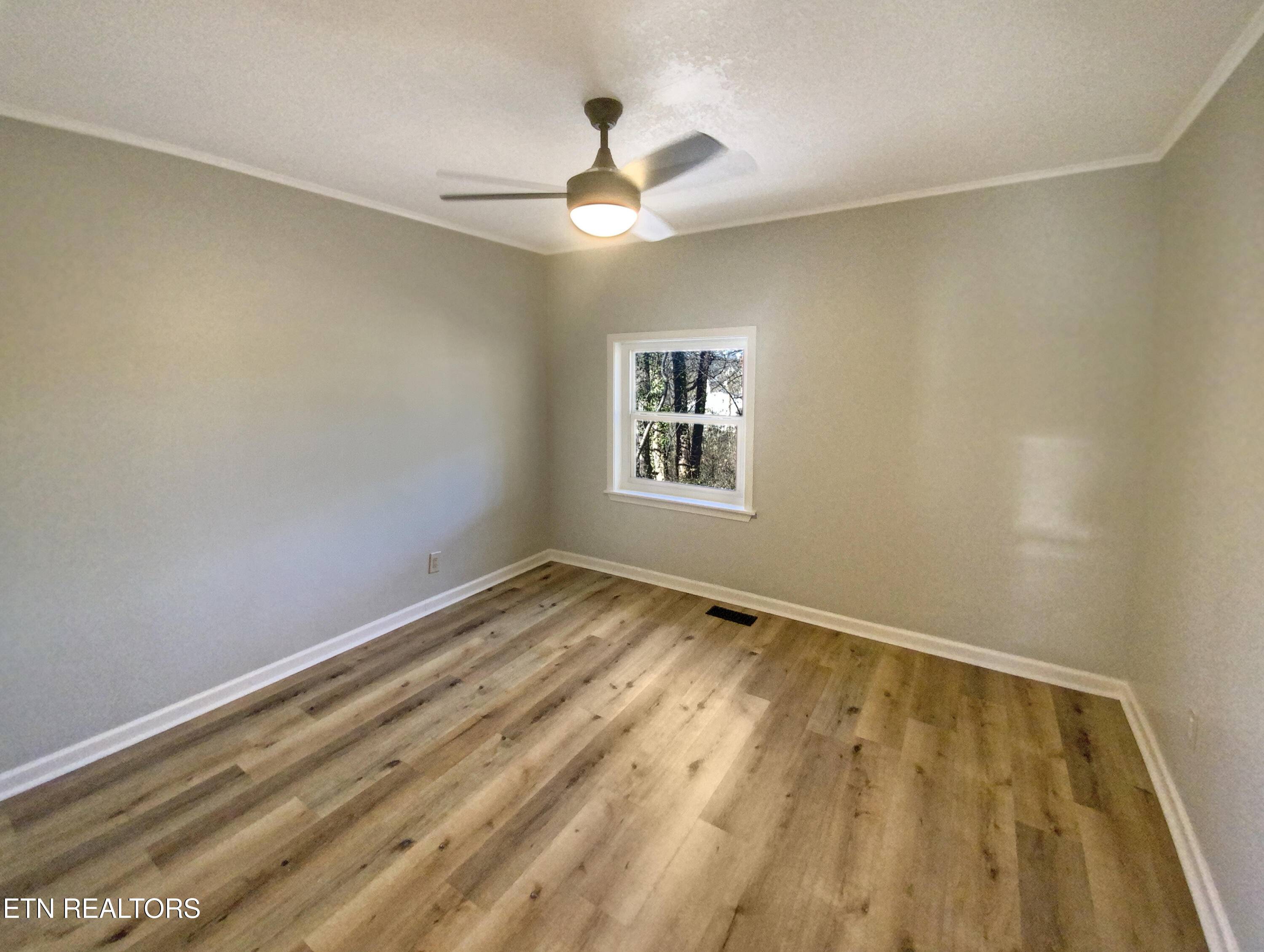 Knoxville, TN 37920,829 Spring DR