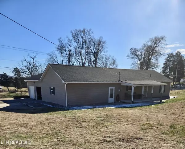 Harriman, TN 37748,1138 Swan Pond Circle Rd