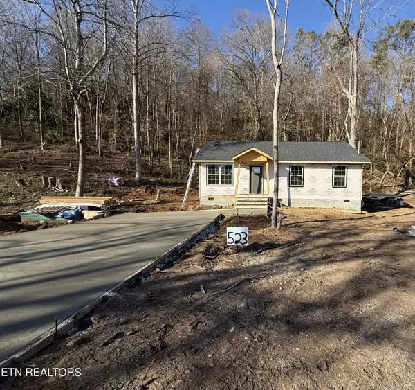 523 Hillcrest St, Clinton, TN 37716