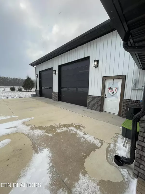 Jamestown, TN 38556,136 Falling Leaf Rd