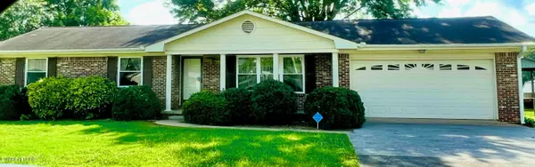 912 Clearmont DR, Etowah, TN 37331