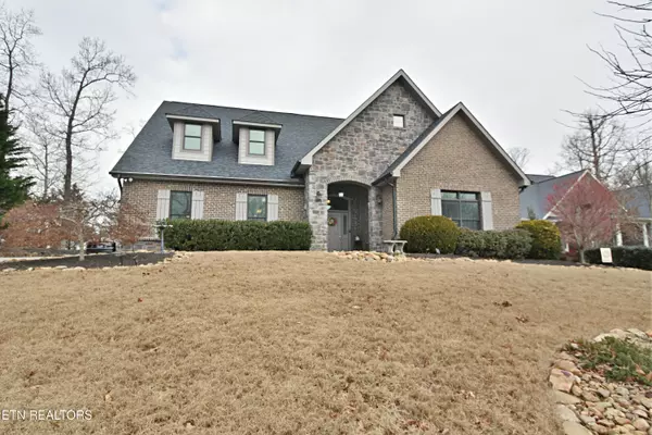 749 Oak Chase Blvd, Lenoir City, TN 37772