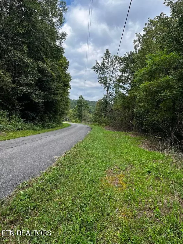 000 Three Point Rd Rd, Madisonville, TN 37354