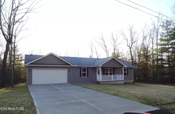 2102 Buffalo DR, Crossville, TN 38572