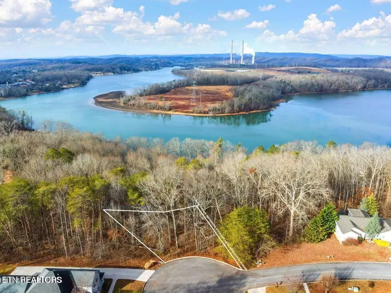 130 Lakeview Drive, Harriman, TN 37748