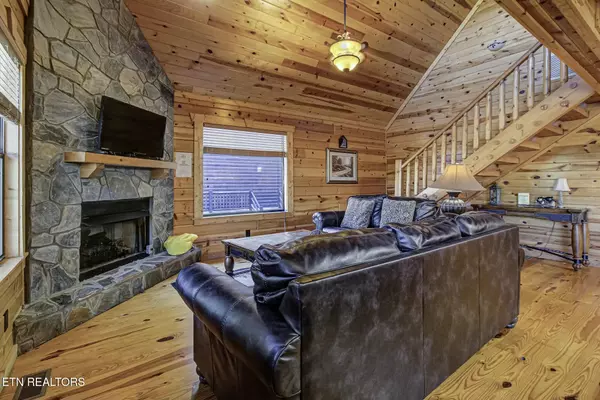Gatlinburg, TN 37738,210 Forrest Loop Way WAY