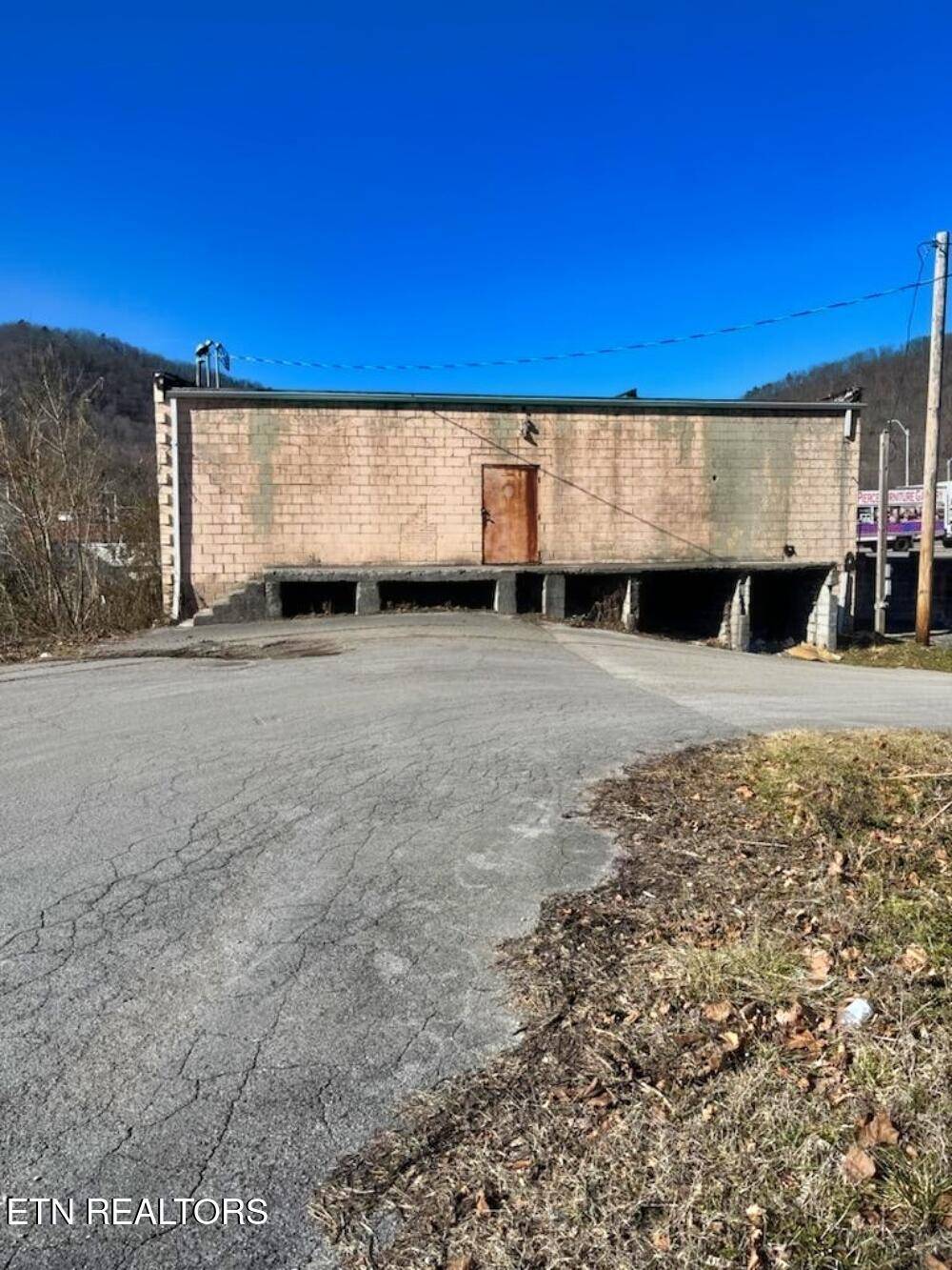 Lafollette, TN 37766,220 Central Ave