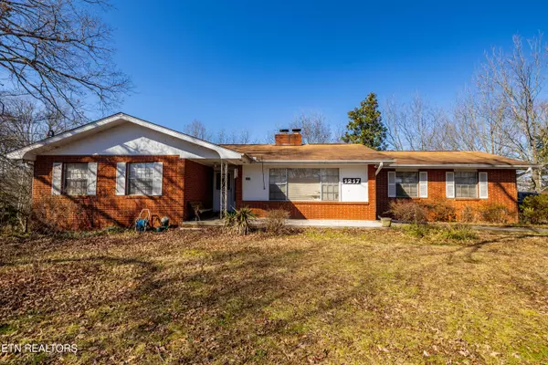 1217 Tuckaleechee Tr, Maryville, TN 37803