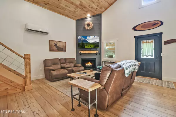 Huntsville, TN 37756,5390 River Rd