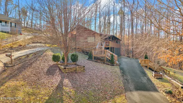 Sevierville, TN 37876,320 Muscadine CT