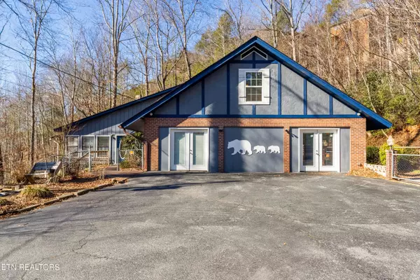 751 Ridge Rd, Gatlinburg, TN 37738