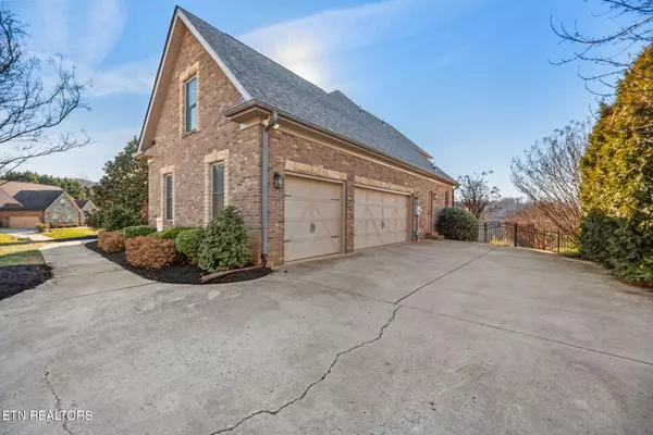 Knoxville, TN 37932,2525 Bridge Valley LN