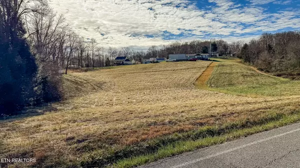 Davis Chapel Rd, Lafollette, TN 37766