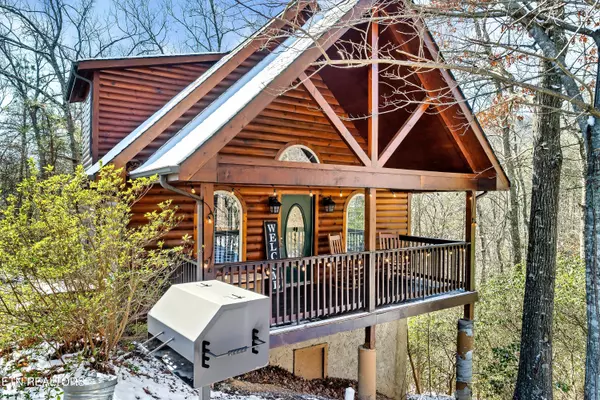 806 Crystal Branch WAY, Gatlinburg, TN 37738