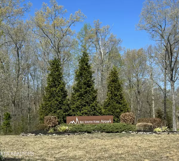 Red Oak DR, Oneida, TN 37841