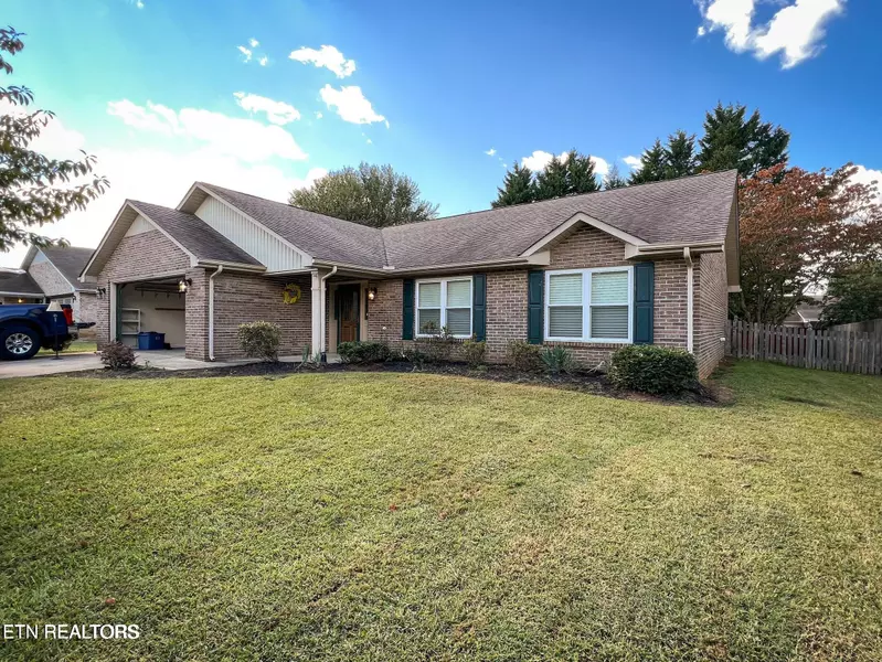 1515 Peabody DR, Maryville, TN 37803