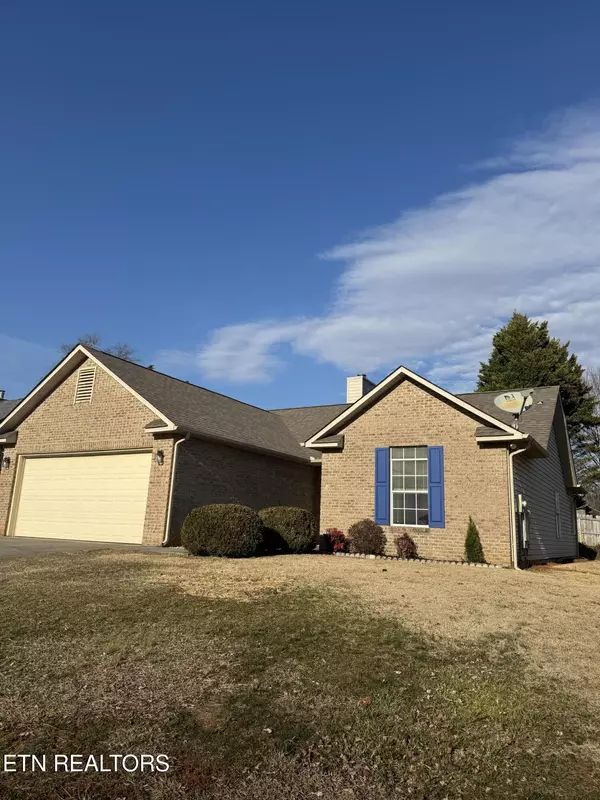 1406 Bens View CT, Maryville, TN 37803