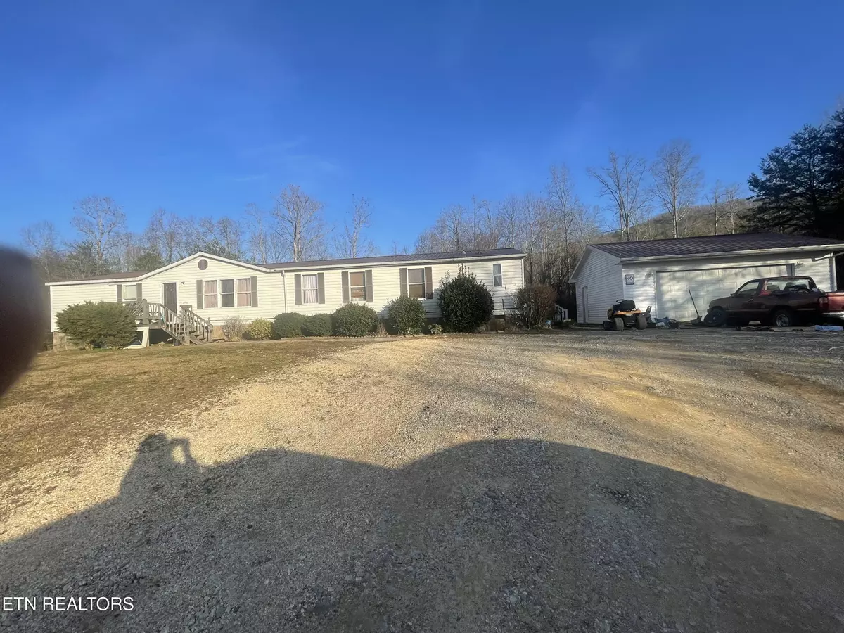 Tellico Plains, TN 37385,190 Graham LOOP