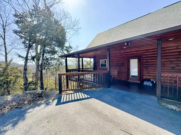 2295 Wingspan DR, Sevierville, TN 37876