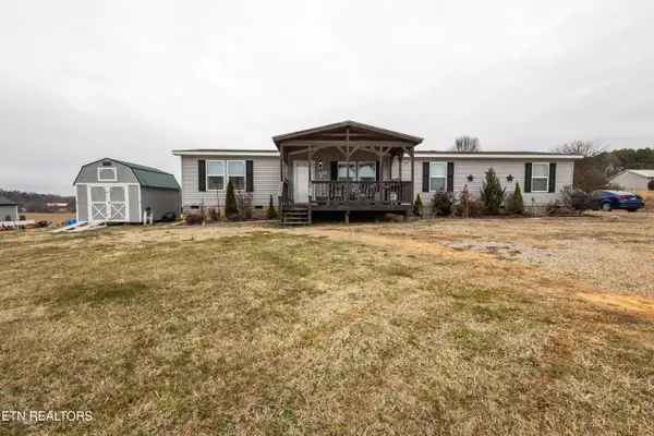 1165 Ballplay Rd, Madisonville, TN 37354