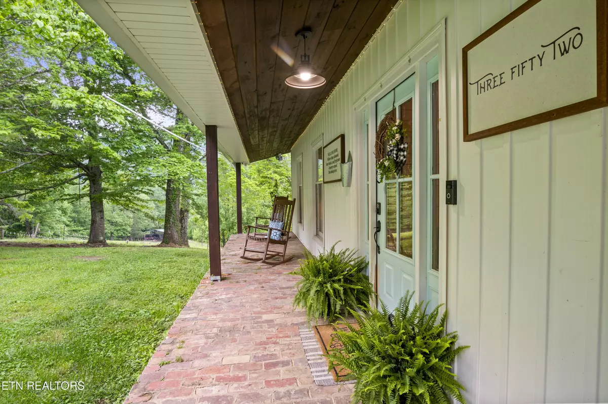 Caryville, TN 37714,352 Bates LN