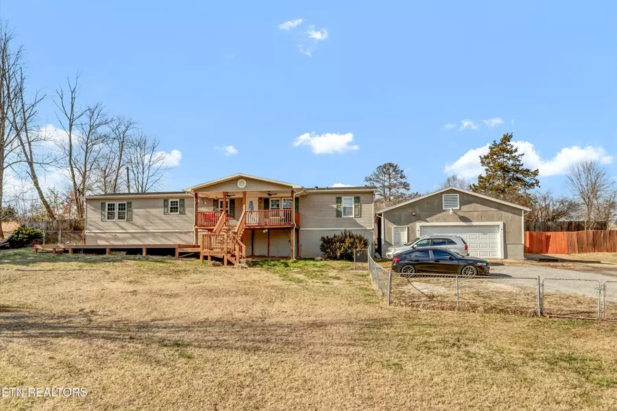 102 2nd St, Corryton, TN 37721