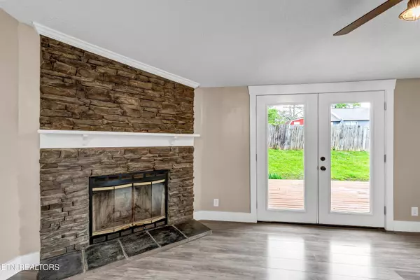 Corryton, TN 37721,102 2nd St