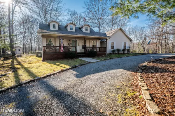 402 Sunset Rd, Crossville, TN 38572