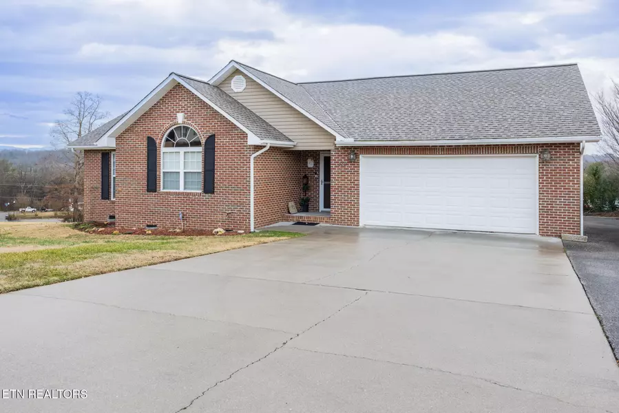 117 Uphill Dr, Madisonville, TN 37354