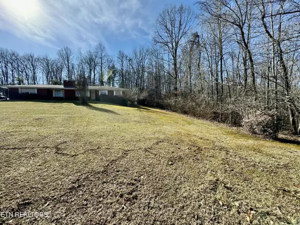 Oneida, TN 37841,226 Lake DR