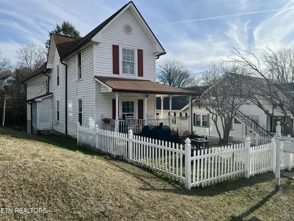 508 Trenton St, Harriman, TN 37748