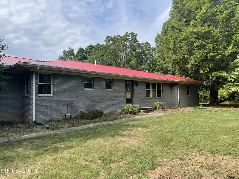 78 Baisley LN, Crossville, TN 38572
