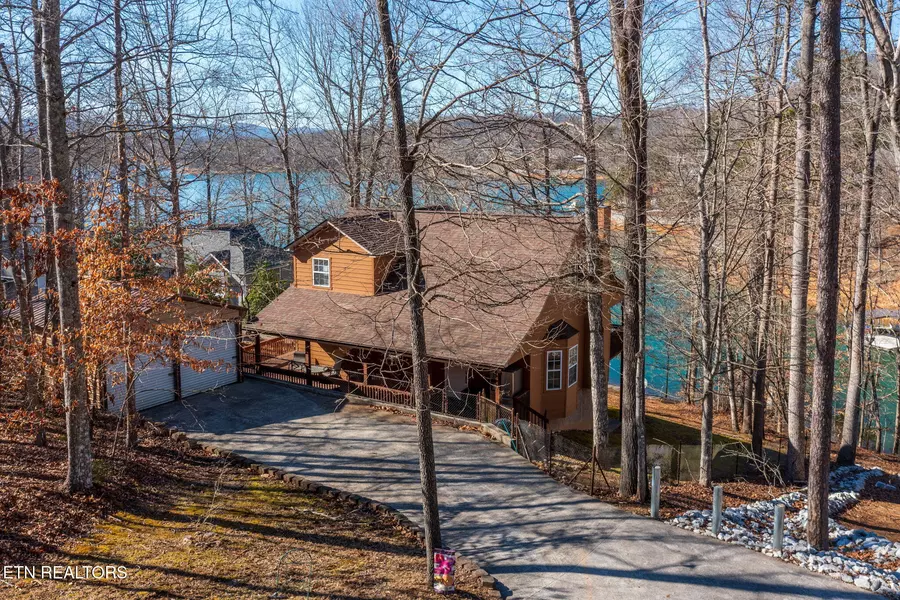 1447 Cove Pointe Rd, Lafollette, TN 37766