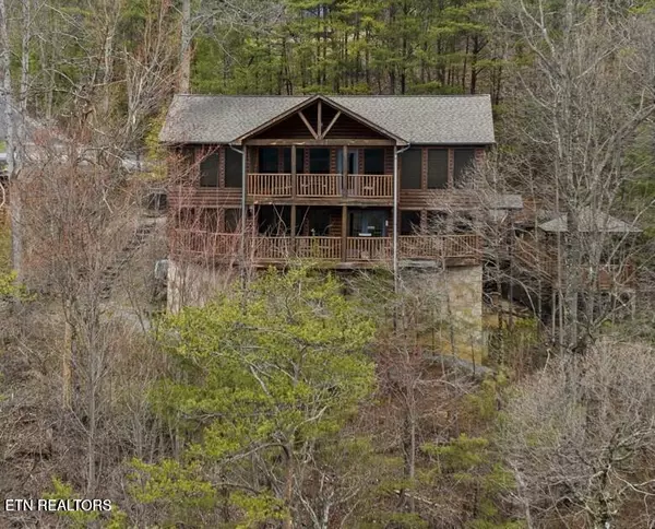 922 Scenic Tr, Gatlinburg, TN 37738