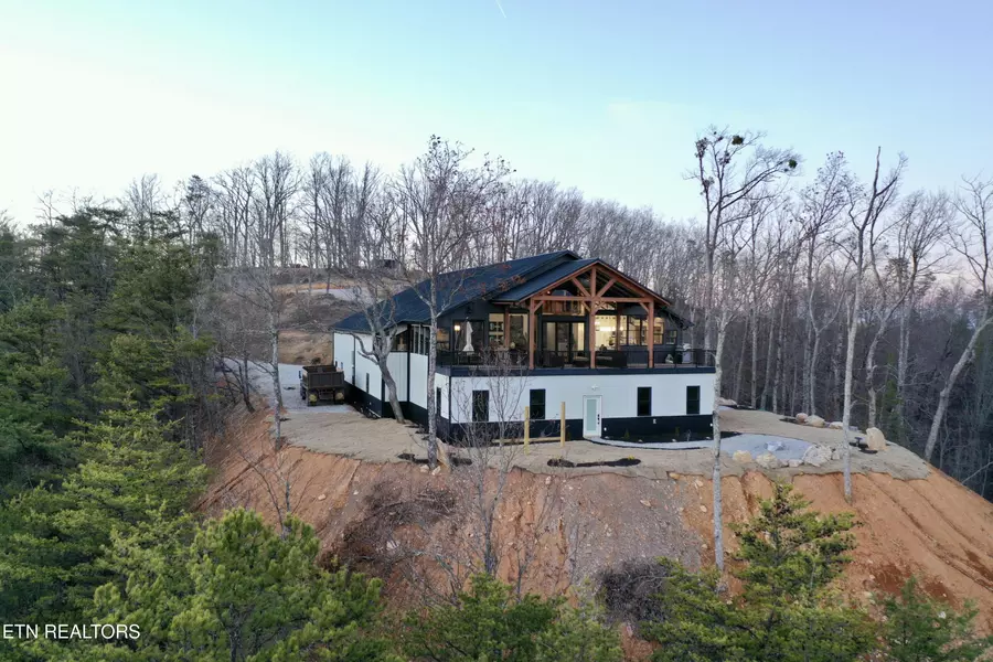 550 Steer Creek Rd, Tellico Plains, TN 37385