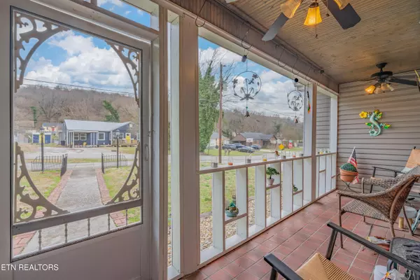 Kingston, TN 37763,905 Rosedale Ave