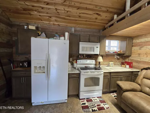 Ewing, VA 24248,Ely Hollow Rd